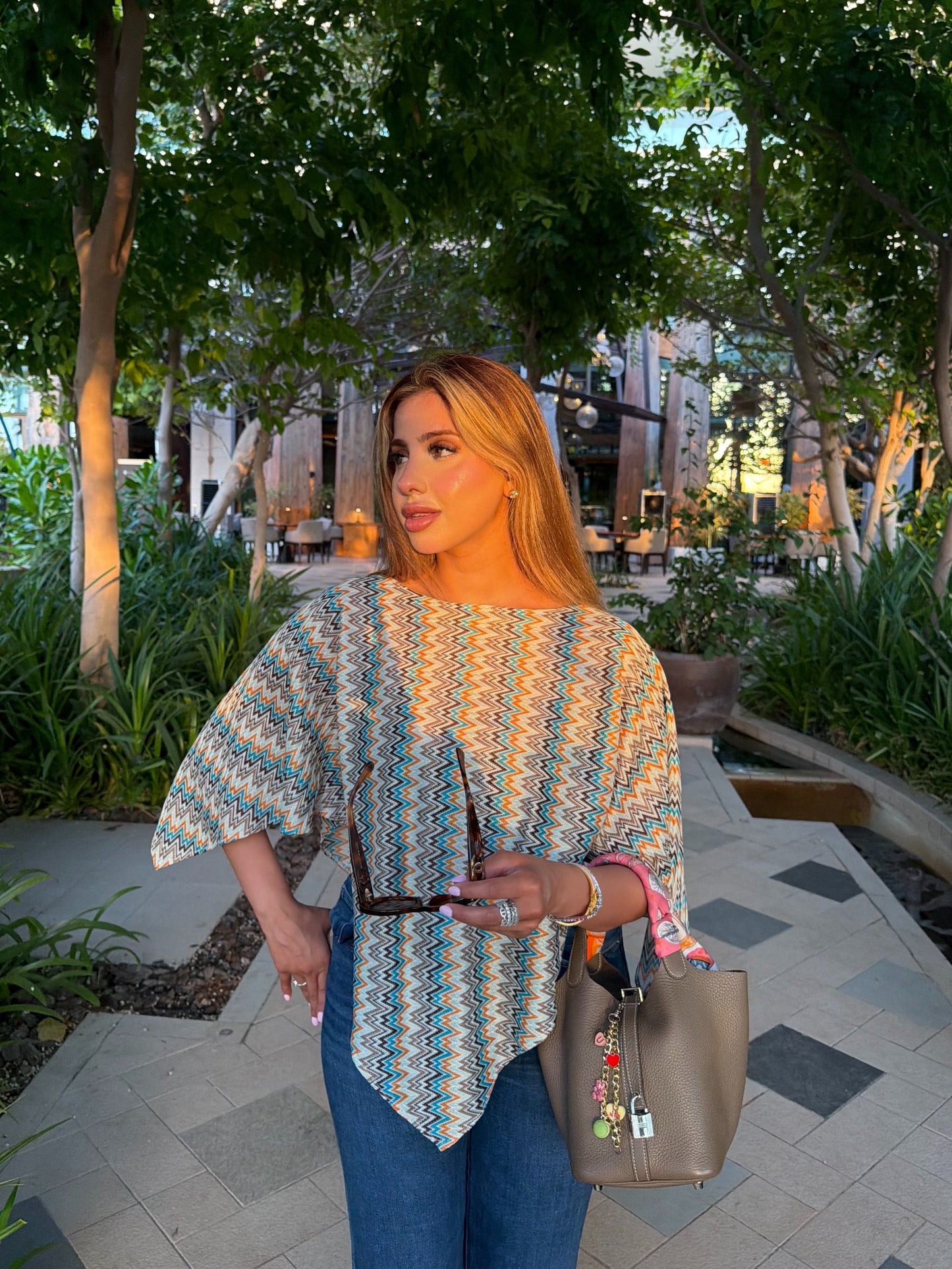 zig zag pattern jersey cape