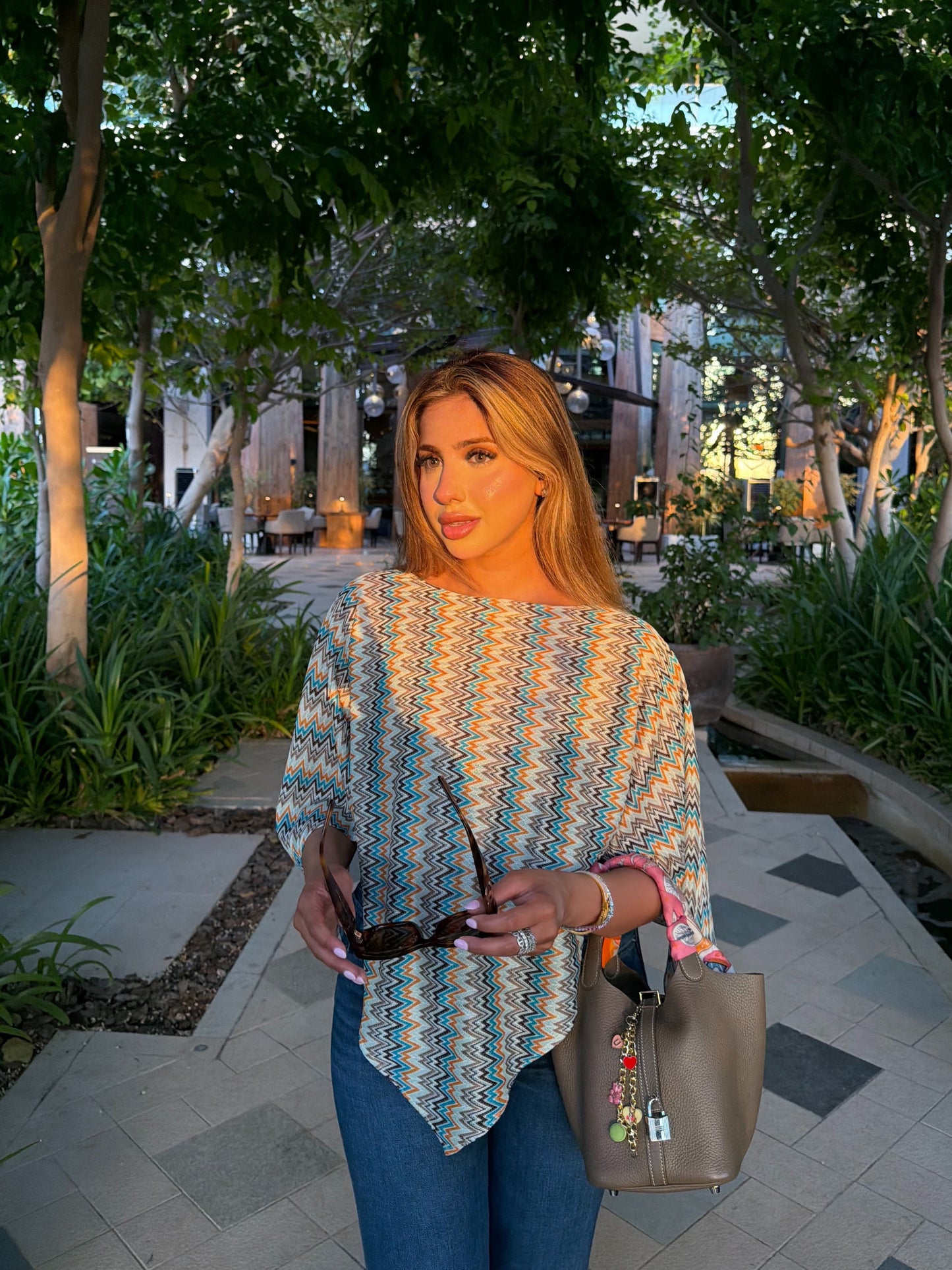 zig zag pattern jersey cape
