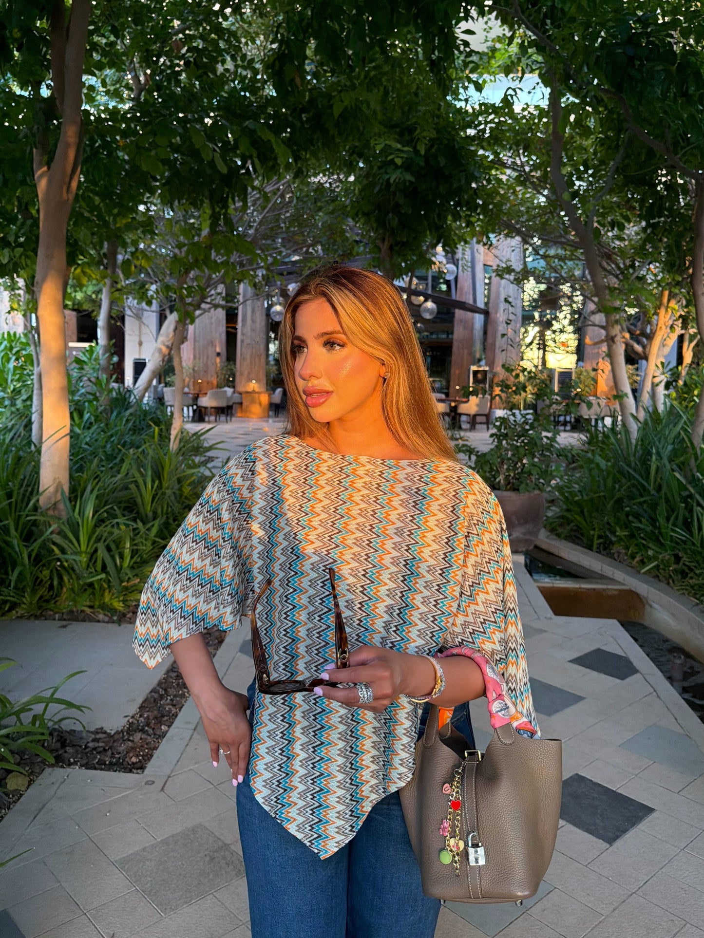 zig zag pattern jersey cape